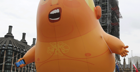  DESETINE HILJADA DEMONSTRANATA NA ULICAMA LONDONA ZBOG POSJETE TRUMPA