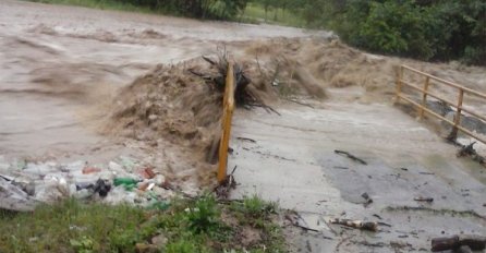 Obilna kiša napravila veliku štetu u Rekavicama