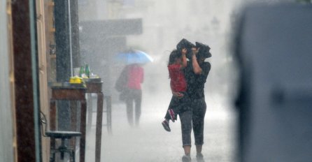 POTOP NA BAŠČARŠIJI: Rijeka potekla oko Sebilja (VIDEO)