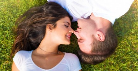 "Moja djevojka, ima 25 godina, zove me i kaže mi da je kupila vrh brda"