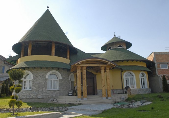 FOLKER OSTAJE BEZ VILE OD 650 KVADRATA: Htio je prodati, a onda se desio PREOKRET! 