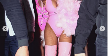 KARLEUŠA OBJAVILA SLIKU KĆERKE NA INSTAGRAMU, ALI SVI SU UGLEDALI NJEGA KAKO SE KRIJE KOD ZIDA: Sad je sve jasno, ČEKA SE REAKCIJA TOŠIĆA! (FOTO)