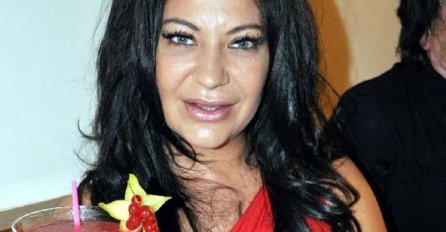 'IŠLA SAM KROZ SELO, VRIŠTALA I PLAKALA': Ovo je Stojin sin! Rodila ga je u 17 godini, pa su ih izbacili na ulicu