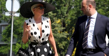 KARLEUŠI POMENULI VRANJEŠA DOK JE NAPUŠTALA SUD: Pogledajte kako je reagovala, SVI SU OSTALI BEZ TEKSTA! 