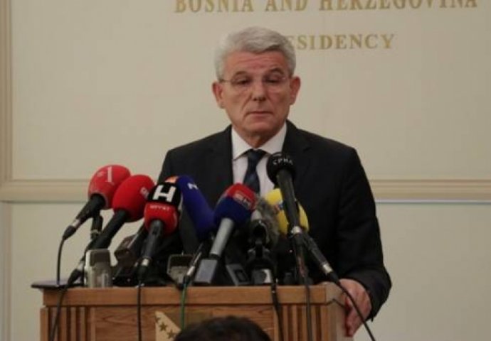Džaferović: Dodik odbio da se migranti rasporede po cijeloj BiH 