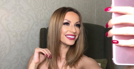 Pjevačica slala Harisu provokativne fotografije,A KAD JE RADA SAZNALA NASTAO JE HAOS: Uzela mu je telefon i evo šta je uradila! OVO JE SKANDALOZNO!