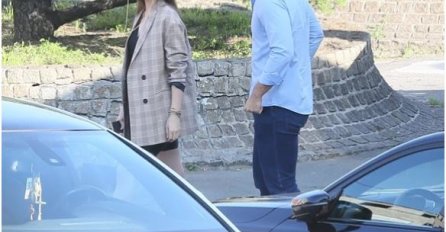 MISLILI SU DA IH NIKO NE GLEDA,  MILICA PAVLOVIĆ I SIN LEPE BRENE UHVAĆENI ZAJEDNO U DŽIPU: Pogledajte šta su radili! 