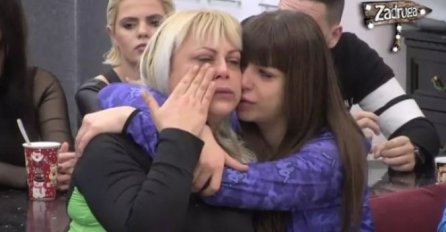 KULIĆI NAPRAVILI SKANDAL U NIŠU NASRED ULICE, SVE SE TRESLO OD SVAĐE: Mali Željko je sve to slušao! (FOTO)