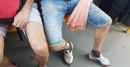 SVI PRIČAJU O GORNJEM DIJELU OVE SLIKE: Muškarac u tramvaju izazvao ŠOK, svi gledali u NEVJERICI, kako se usudio?