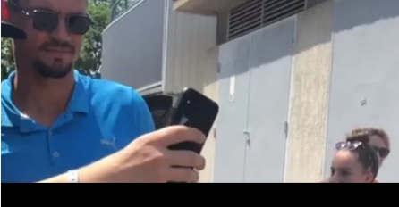  LOVREN NIJE IMAO POJMA S KIM SE SLIKA, KAD SU MU JAVILI ZA GLAVU SE UHVATIO: Hrvati plaču od smijeha, EVO KO JE STAJAO PORED NJEGA (FOTO)