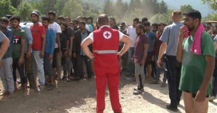 ALARMANTNO NA VUČJAKU: Migranti žele u grad, a policija ih vraća