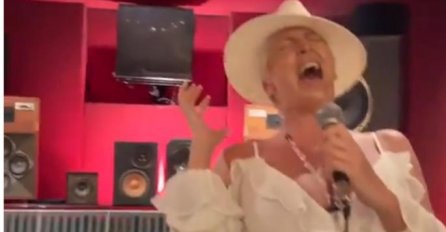 POČEO KONCERT JELENE KARLEUŠE, HELIKOPTEROM DOŠLA: Na bini i HURRICANE, kostimi su SKANDALOZNI, EVO ŠTA JE OBUKLA