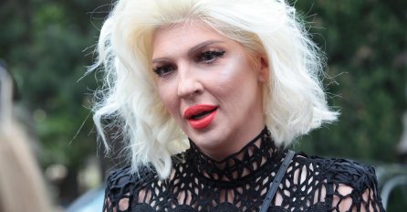 ODLUČILA PROGOVORITI, GODINAMA JE BILA U DOMU JELENE KARLEUŠE: Kućna pomoćnica i dadilja otkrila šta joj je pjevačica radila! 