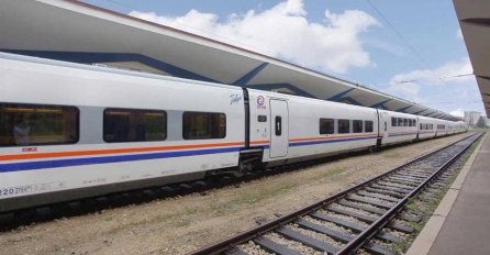 Članovi Vlade FBiH na sjednicu do Mostara otputovali vozom