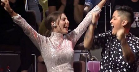 OVO NIJE PRIKAZANO U TV PRENOSU FINALA "ZVEZDE GRANDA": Evo šta se desilo u BACKSTAGE-U, ISPLIVALE SLIKE (FOTO)