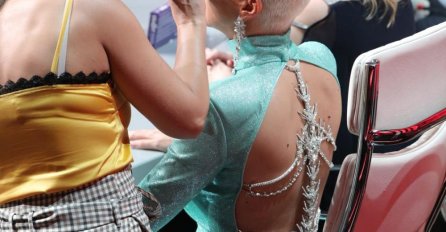 JELENA KARLEUŠA OBUKLA IZAZOVNU HALJINU: Svi su se suzdržavali od komentara, ali reakcija Snežane Đurišić HIT, SVI O OVOME PRIČAJU! (FOTO)