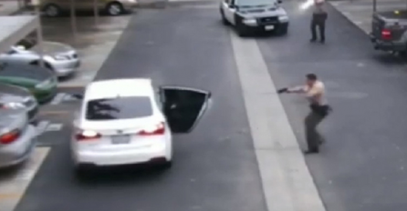 SVI GLEDAJU U OVAJ VIDEO I NE MOGU DA VJERUJU SVOJIM OČIMA: POLICAJCI IZ NEJASNOG RAZLOGA ISPALILI 34 HICA U GOLORUKOG MUŠKARCA