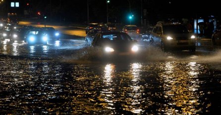U Beogradu nakon snažnog nevremena iz poplavljenih objekata evakuisano 12 ljudi