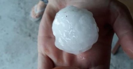 PROGLAŠENO VANREDNO STANJE: Grad veličine PESNICE, voda ušla u kuće, ULICE POD VODOM (FOTO)