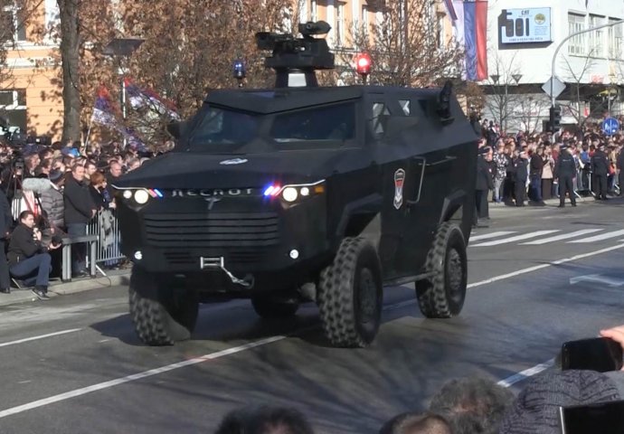 Oklopno vozilo iz Bratunca predstavljeno pred Dodikom i Vučićem u Beogradu