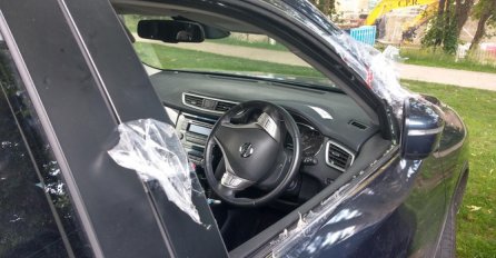 MAJKA OSTAVILA BEBU U AUTOMOBILU NA USIJANOM PARKINGU: Da nisu došli vatrogasci, desio bi se HOROR