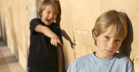 KAD ME LJUDI VIDE I ČUJU MOJE SRPSKO TRADICIONALNO IME, svi padnu od smijeha: Da ovo moj deda čuje...