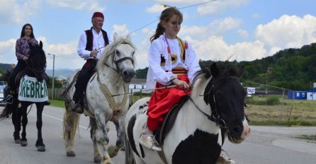 Konjanici iz Potočara krenuli na Ajvatovicu