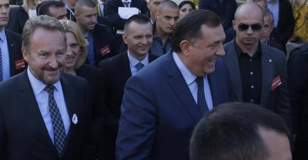 Dodik: SNSD poštuje Ustav BiH, a kamo sreće da poštuje i Izetbegović