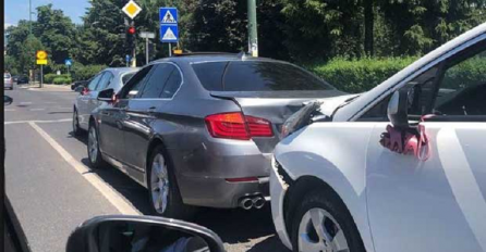KOLAPS: SVATOVSKA KOLONA IZAZVALA LANČANI SUDAR U SARAJEVU