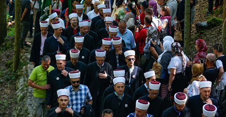 509. 'DANI AJVATOVICE': Vjernici iz svih dijelova svijeta se okupili na najvećem dovištu u Evropi i evo šta su poručili