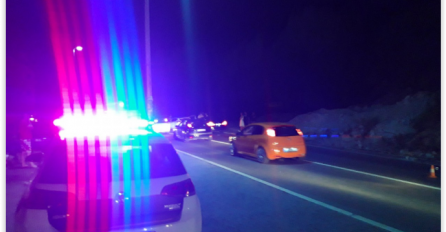 Drama u Konjicu: Muškarac u pijanom stanju bježao od policije i oštetio pet automobila