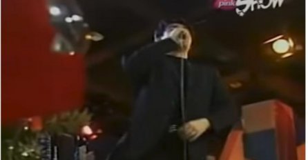 POZNATI PJEVAČ IZNENADA PREMINUO U 43. GODINI: Ženio se 3 puta, iza sebe ostavio 3 kćerke, SVI SU GA OBOŽAVALI! 