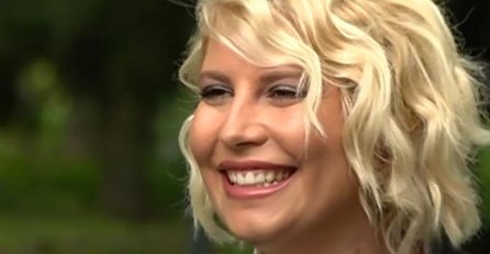 VODITELJICA DEA ĐURĐEVIĆ NEPREPOZNATLJIVA, SKINULA GIPS: A onda povrijeđenom rukom učinila nešto NEVJEROVATNO, SUZE SAME IDU (FOTO)