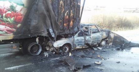 TEŽAK UDES NA AUTOPUTU: SUDARILI SE KAMION I AUTOMOBIL, POVRIJEĐENO PET OSOBA