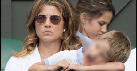 FEDERER IZAŠAO NA TEREN, ALI CIJELA TRIBINA SE OKRENULA ZA NJEGOVOM SUPRUGOM: Borila se sa viškom kilograma, a kad se danas ovakva pojavila, OČI SU IM STALE (FOTO)