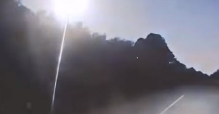 PANIKA ZBOG MISTERIOZNE SVJETLOSTI, GRAĐANI UZNIMERENI: Pogledajte šta je snimljeno (VIDEO) 