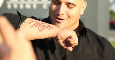 DARKO OBJAVIO SLIKU IZ KREVETA,FANOVI U ŠOKU: Kad su vidjeli s kim leži, ljudi su se uhvatili za glavu!