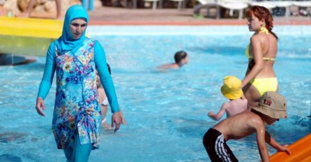 FATIMA IZ TUZLE OTIŠLA U BURKINIJU NA BAZEN I DOŽIVJELA ŠOK: “Kad sam ovo vidjela sve mi se smučilo”