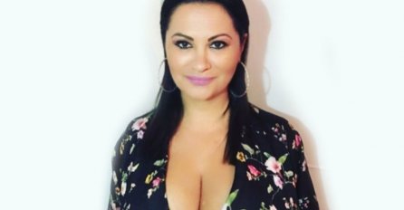 KĆERKA PJEVAČICE SA NAJVEĆIM GRUDIMA U SRBIJI IMA DVA NEOBIČNA IMENA: Jana otkrila porodičnu tajnu, evo kako se zove i čim se bavi!