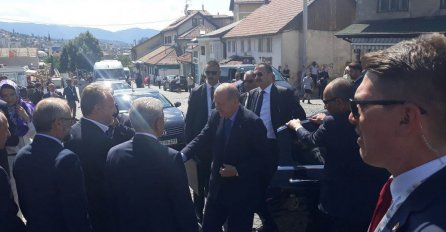 Erdogan stigao na Kovače, dočekali ga Džaferović i Izetbegović