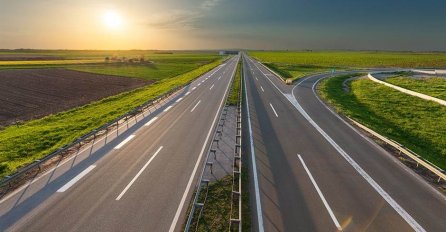 Medvedev odobrio gradnju autoputa do Kine dugog 2.000 kilometara