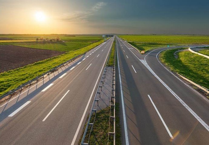 Medvedev odobrio gradnju autoputa do Kine dugog 2.000 kilometara