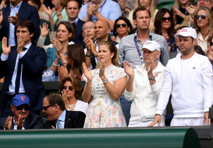 SVI SU GLEDALI U MIRKINU HALJINU: Federerova supruga nosila haljinu poznatog brenda, kad saznate cijenu NEĆE VAM BITI DOBRO