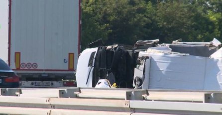 IMAO JE SAMO 11 GODINA: Dječak poginuo u stravičnom sudaru, djevojčici se ljekari bore za život