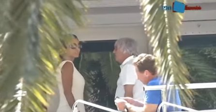 MILIJARDER ŠETAO SA 45 GODINA MLAĐOM SUPRUGOM: A svi mu gledaju u DESNO OKO! (FOTO)