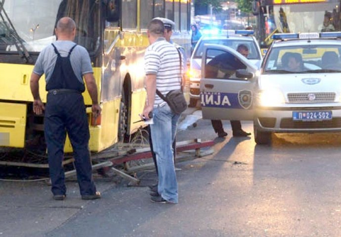 HOROR: Autobus udario ženu, otkinuo joj i ruku i nogu