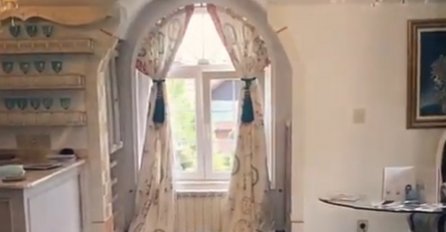 LUKSUZ, STILSKI NAMJEŠTAJ,  A TEK KAD VIDITE DNEVNI BORAVAK: Ovdje živi poznata FOLKERKA, nema šanse da pogodite KO JE!