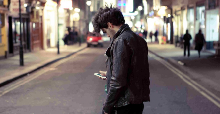 "Zakasnio sam na noćni autobus, a bilo mi mnogo da čekam prvi redovni, para za taksi nisam imao i jedino mi ostalo..."