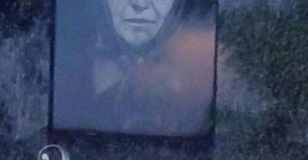 PREVARILA KAMENORESCA: Nadgrobni spomenik bake Zorke postao hit, pogledajte donji dio fotografije i bit će vam jasno! 