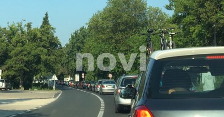 STANJE NA PUTEVIMA: Kilometarske kolone na graničnim prelazima